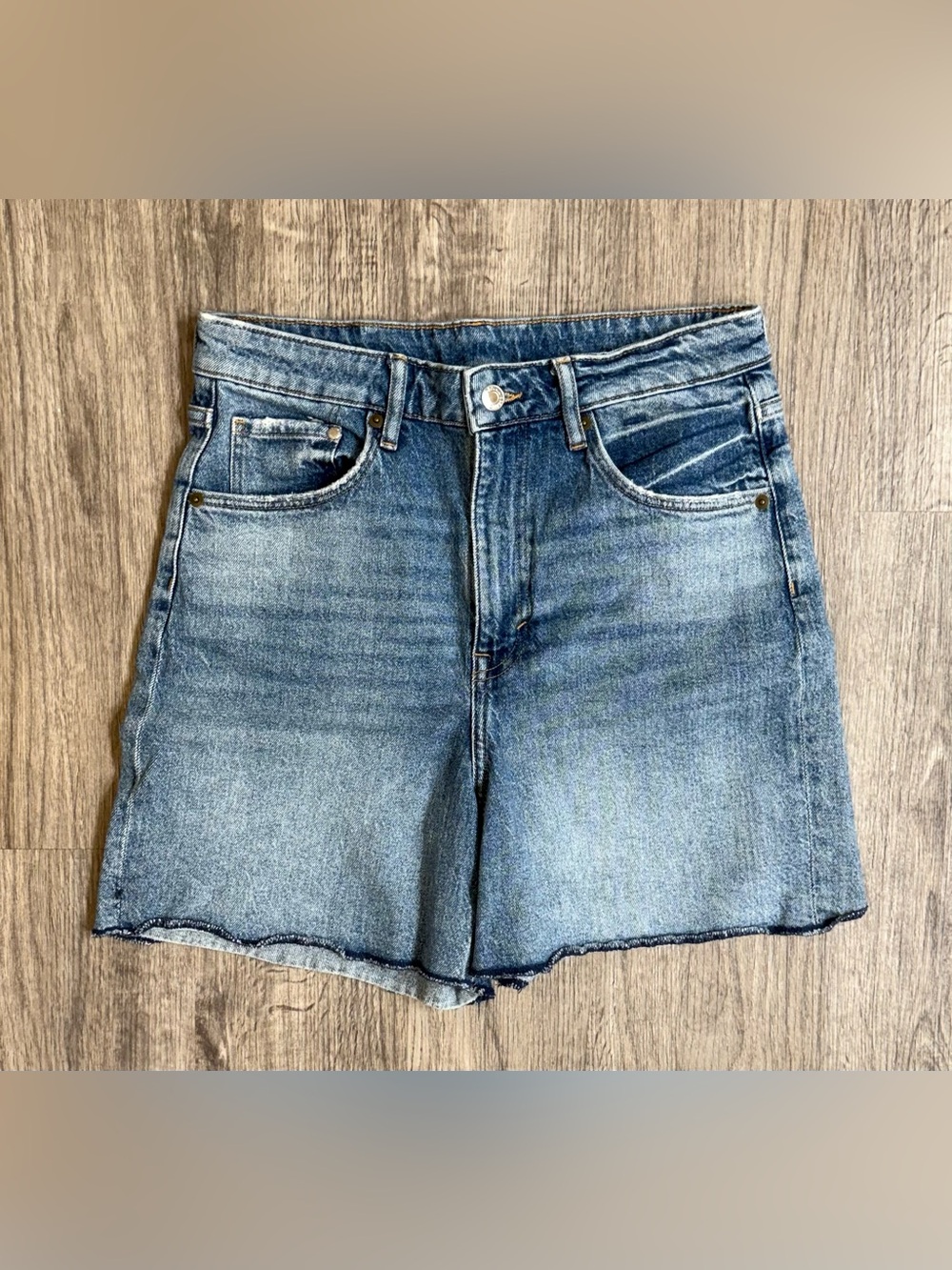 H&M Mom Shorts Ultra High Waist Frayed Hem Boho Casual Retro Fit Size 8